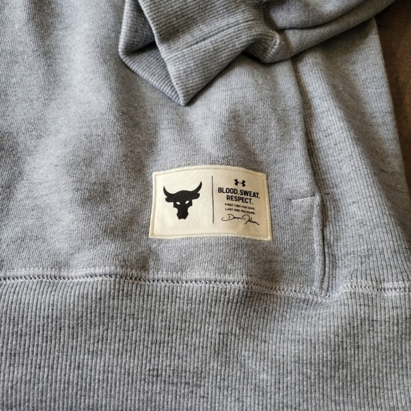 Project Rock Under Armour Thick Activewear Hoodie Sweater Warm Up - Picture 3 of 9